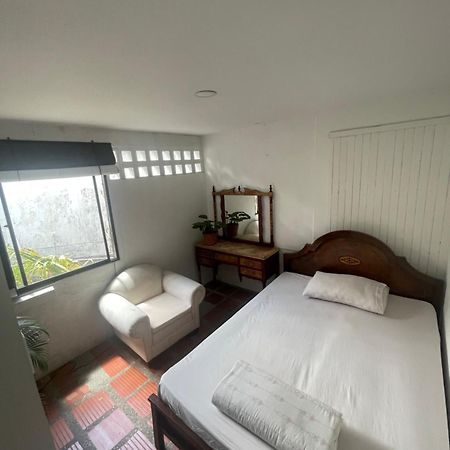 Hostal Casa Las Tias Medellin Luaran gambar