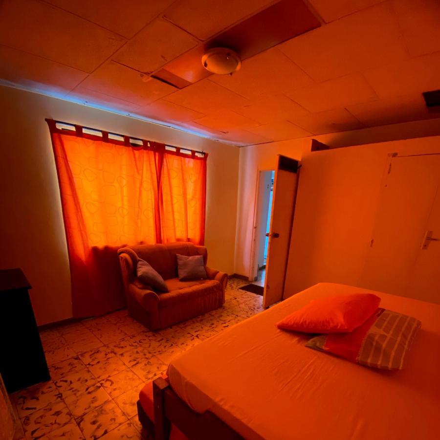 Hostal Casa Las Tias Medellin Luaran gambar