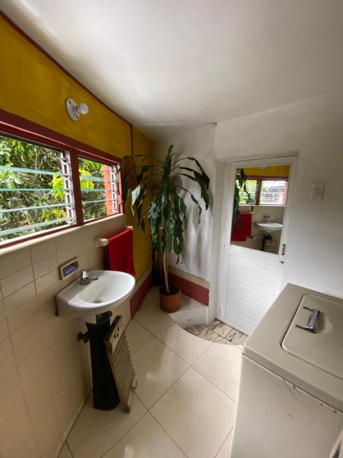 Hostal Casa Las Tias Medellin Luaran gambar