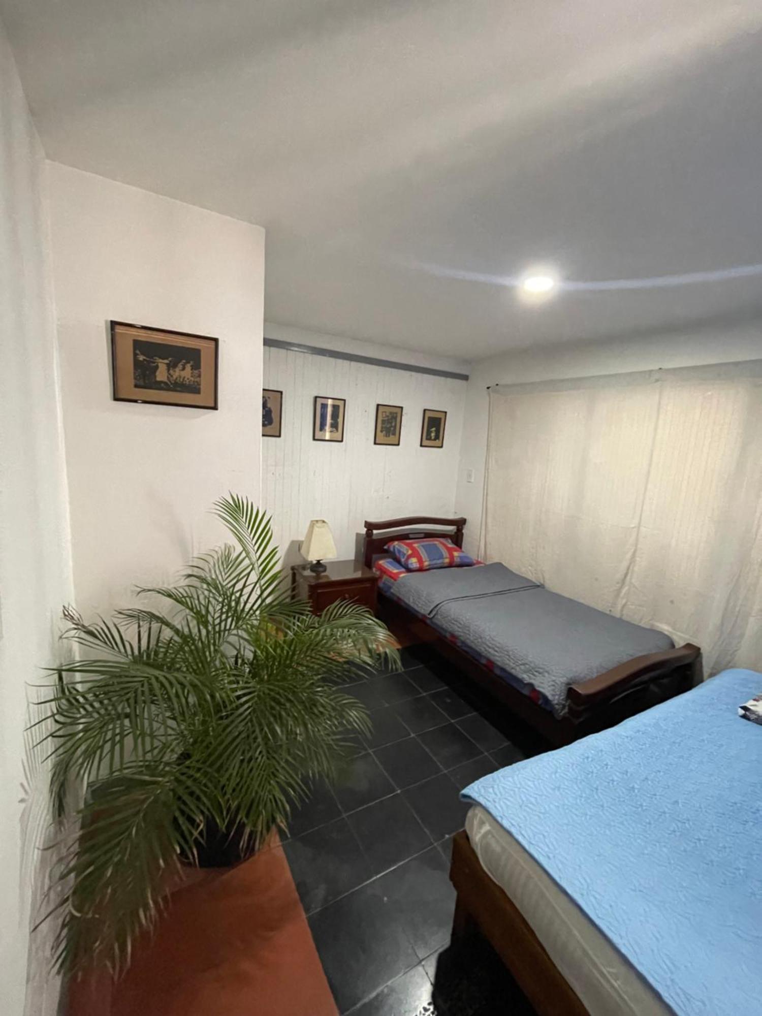Hostal Casa Las Tias Medellin Luaran gambar